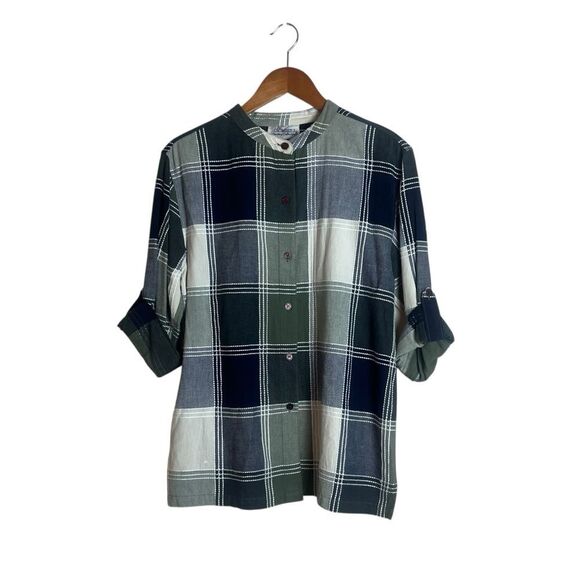 Traditional country collection button down shirt. Size medium - Picture 1 of 6